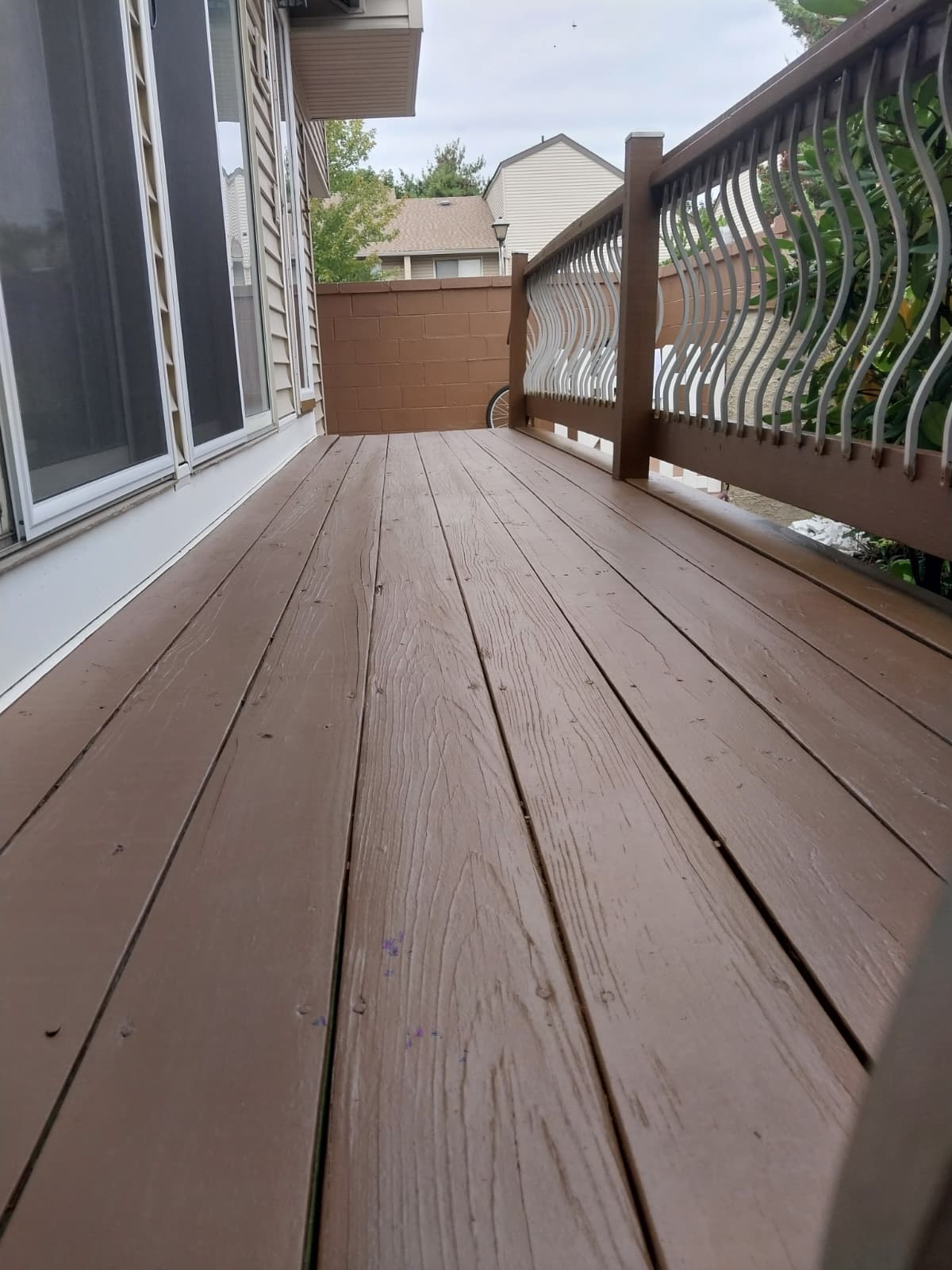 Deck resurfacing with hidden fasteners